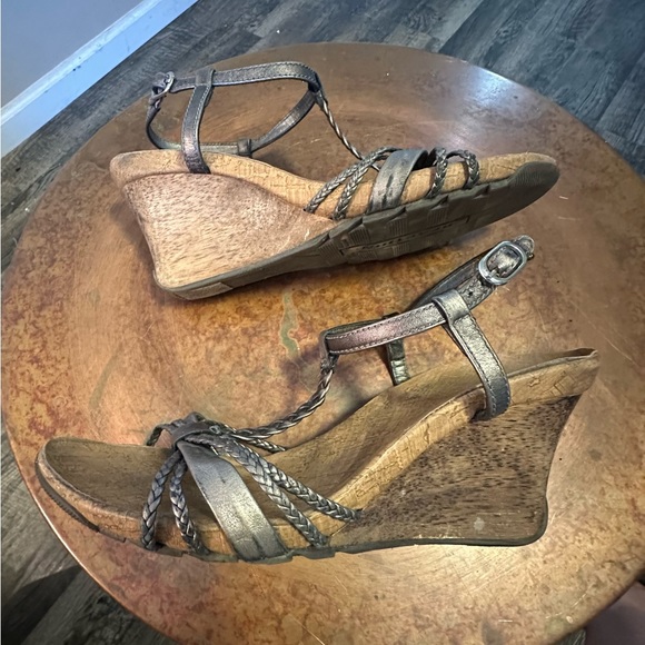 Kenneth Cole REACTION Leather Cedar Liscious Strappy Wood Wedge Sandals-Free S/H - Picture 5 of 16